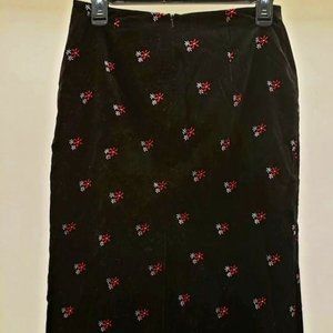 Velvet Floral Embroidered Pencil Skirt